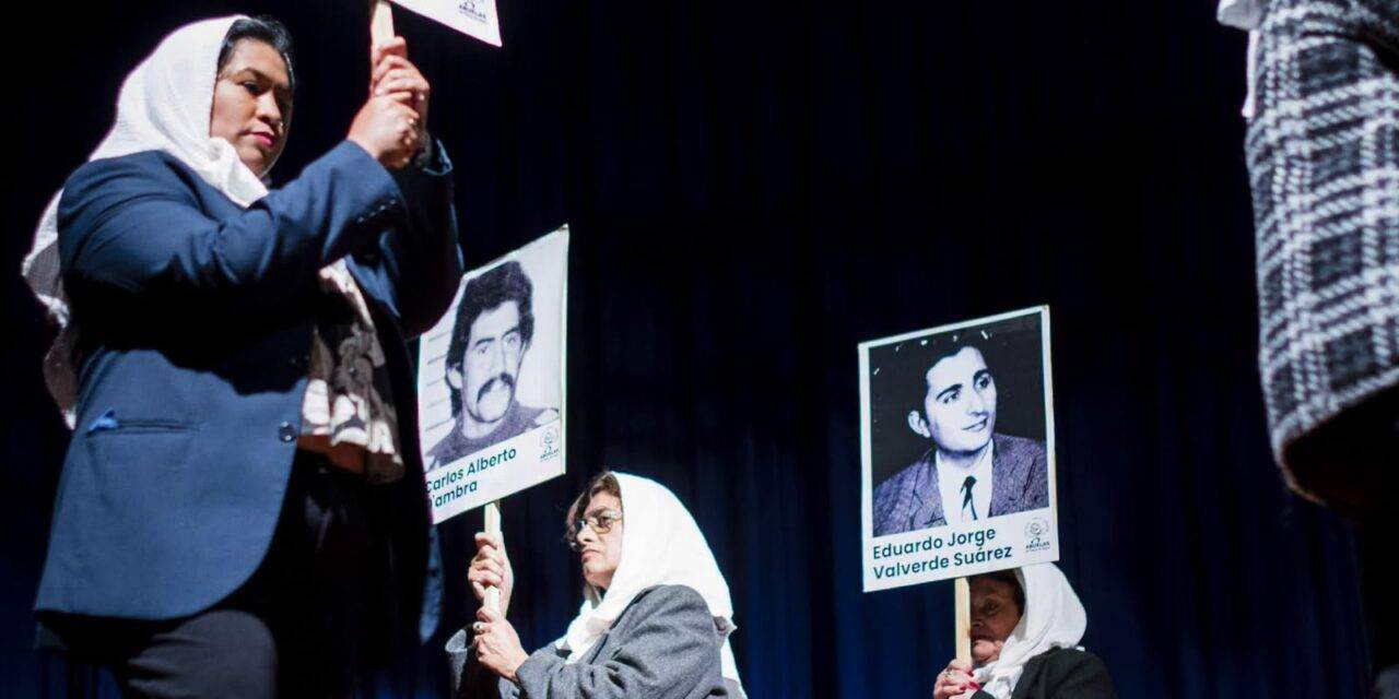 Estudiantes de Vicuña Mackenna participaron de una función teatral sobre la historia argentina