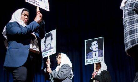 Estudiantes de Vicuña Mackenna participaron de una función teatral sobre la historia argentina
