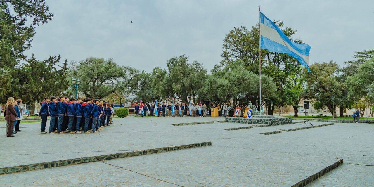 Adelia María: estudiantes prometieron lealtad a la Bandera de la Provincia de Córdoba