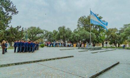 Adelia María: estudiantes prometieron lealtad a la Bandera de la Provincia de Córdoba