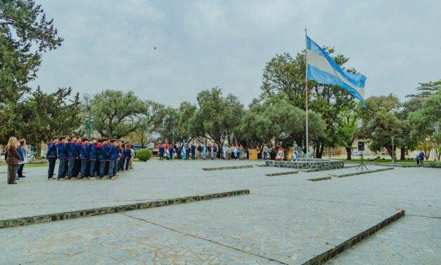 Adelia María: estudiantes prometieron lealtad a la Bandera de la Provincia de Córdoba