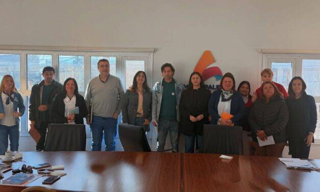 Arias: la Mesa de Educación avanzó con proyectos sobre IA, inclusión y formación docente