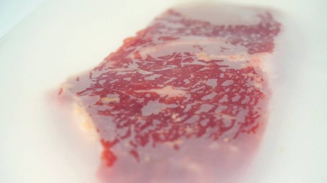 Innovación argentina: crean un film biodegradable para conservar carne y reducir residuos plásticos