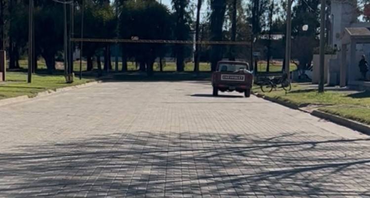 Charras completó ocho cuadras de adoquinado y proyecta otras seis en barrio Centro