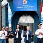 Villa Nueva: Llaryora inauguró la nueva comisaría y entregó cuatro vehículos policiales