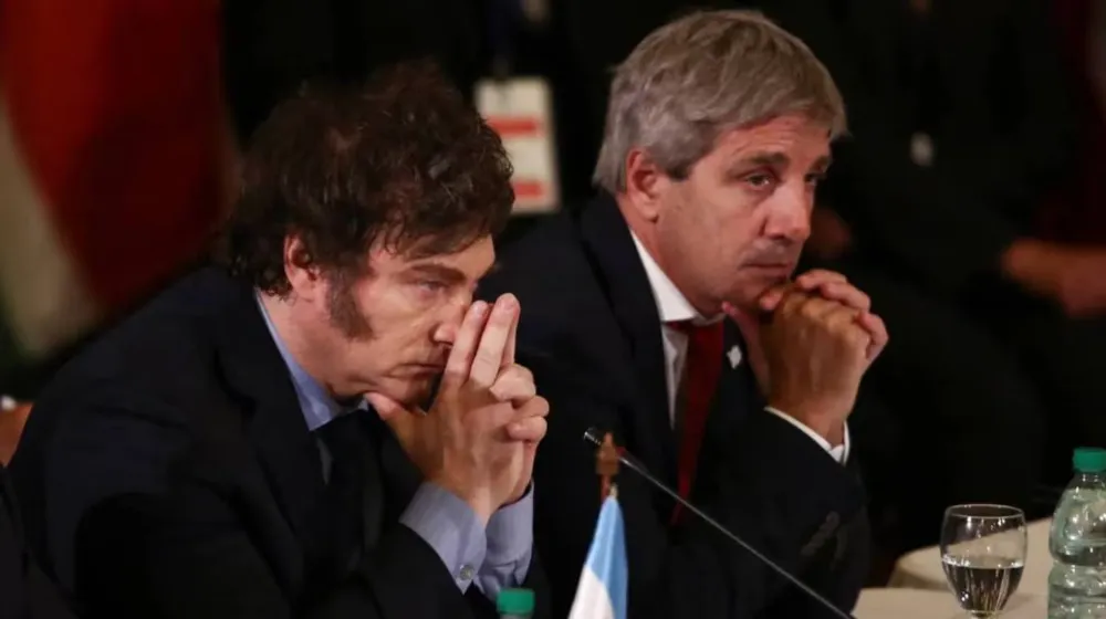 A mil días del inicio de la gestión de Javier Milei, la imagen negativa del Gobierno asciende al 58%