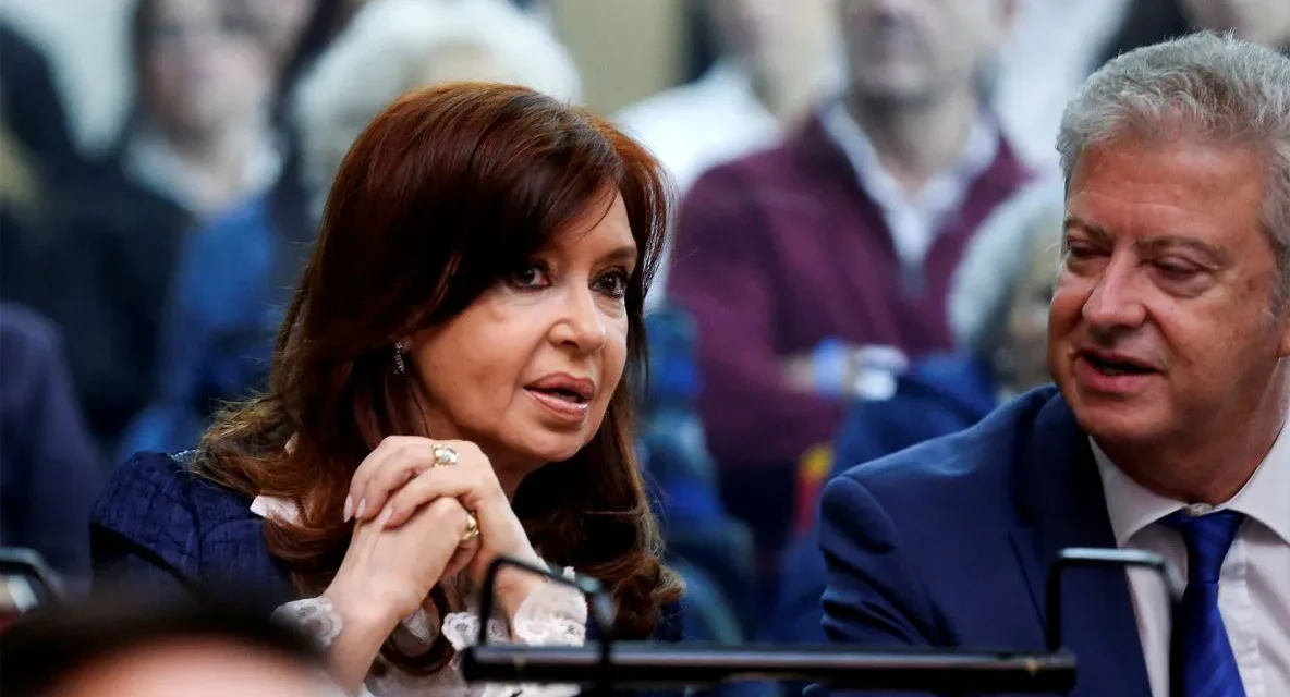 Vialidad: los abogados de CFK expusieron “nueva prueba” que expone la inocencia de la expresidenta