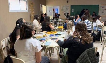 Villa Huidobro fortalece la formación docente con una nueva capacitación regional