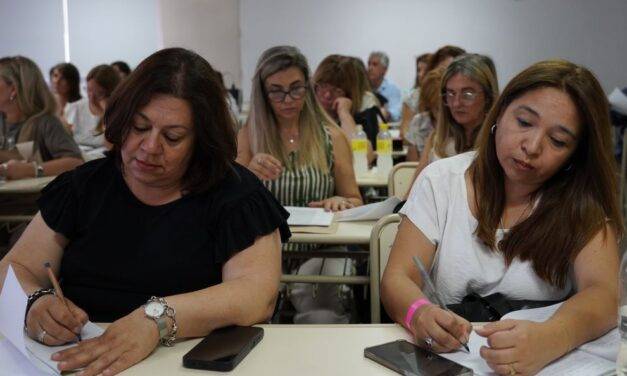 Docentes y directivos de la Provincia dialogaron sobre el abordaje pedagógico de la Inteligencia Artificial Generativa (IAG) en las aulas