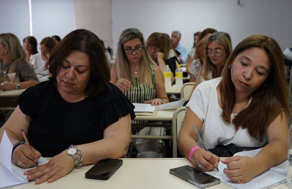 Docentes y directivos de la Provincia dialogaron sobre el abordaje pedagógico de la Inteligencia Artificial Generativa (IAG) en las aulas