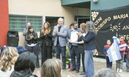 De Rivas participó de los festejos por los 50 años de la Escuela Arzobispo Mariano Espinosa en Barrio Alberdi