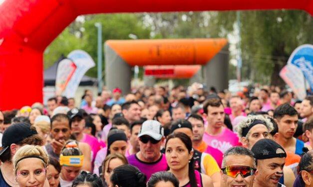 Villa Nueva se vistió de rosa: más de 500 corredores fueron parte de la Media Maratón Rosa del Bicentenario