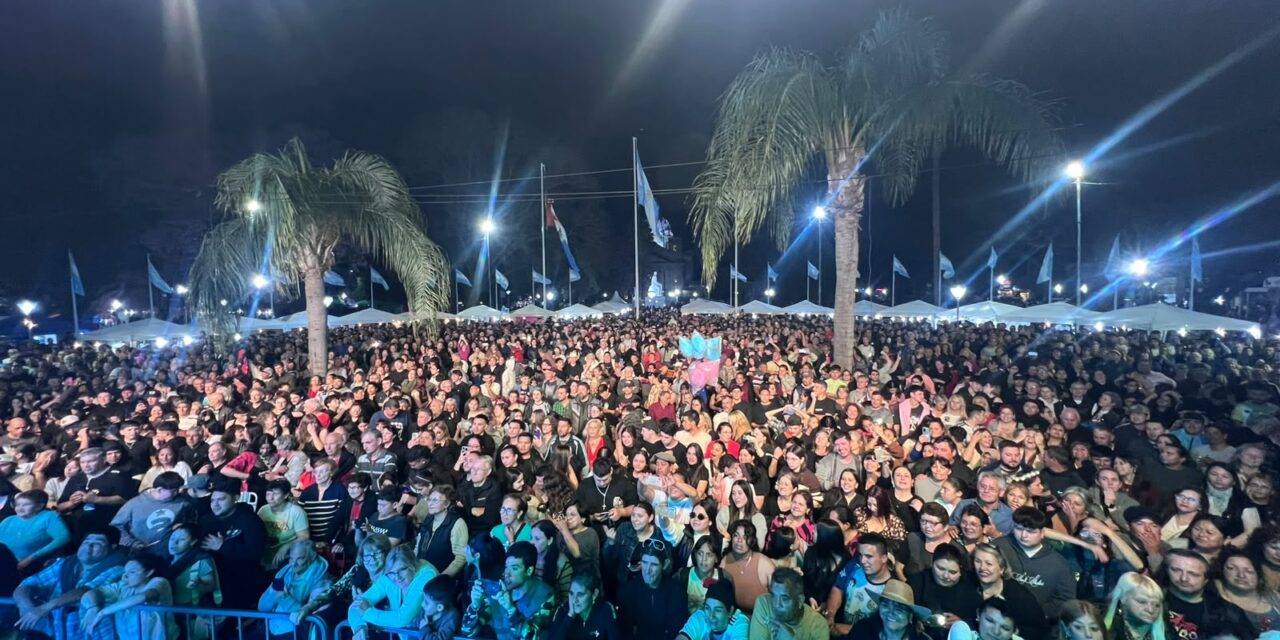 Villa Nueva recibió sus 200 años con una multitudinaria vigilia