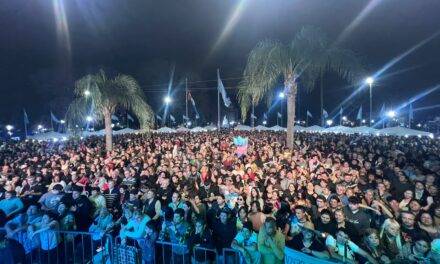 Villa Nueva recibió sus 200 años con una multitudinaria vigilia