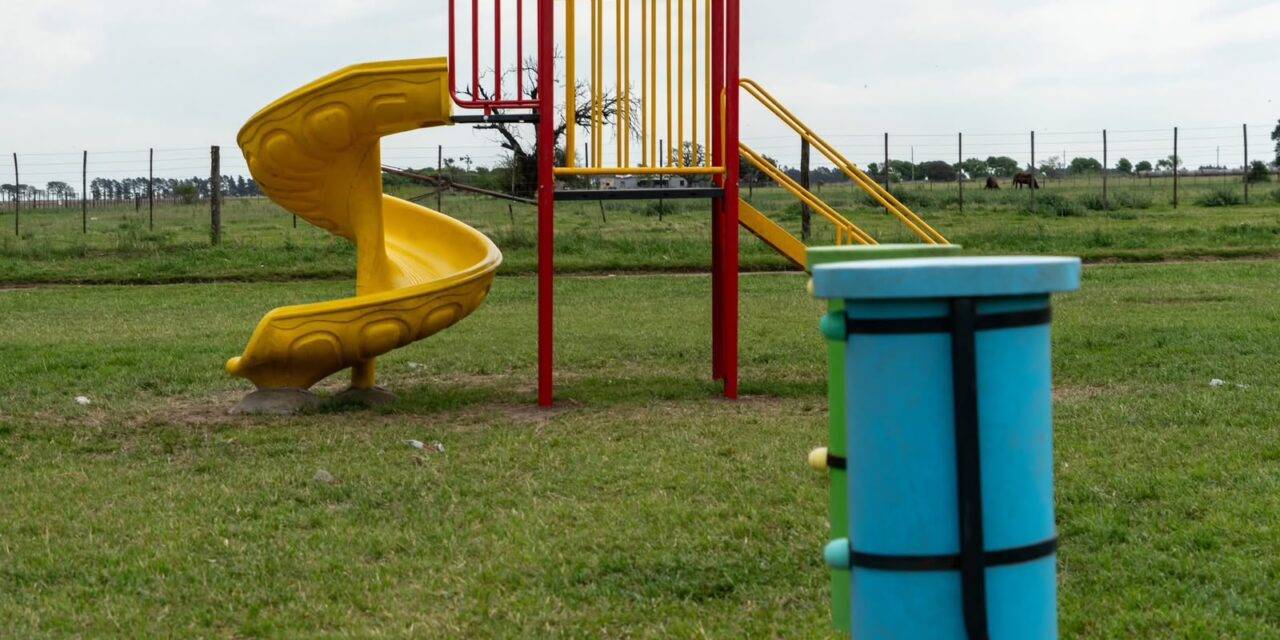 Adelia María renovó la Plaza Cura Brochero con nuevos juegos infantiles
