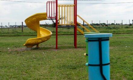 Adelia María renovó la Plaza Cura Brochero con nuevos juegos infantiles
