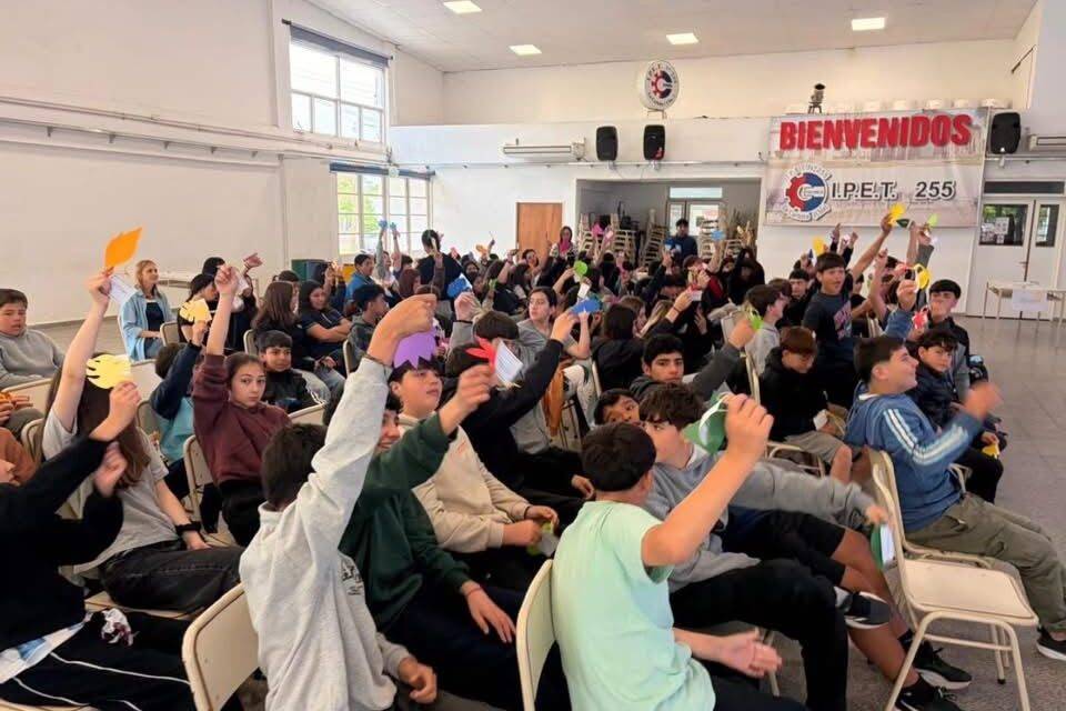 La Carlota reunió a 120 estudiantes en una jornada sobre desarrollo sostenible