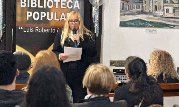 Villa Nueva celebró los 30 años de la Biblioteca Luis Roberto Altamira con una emotiva noche de cultura e historia.