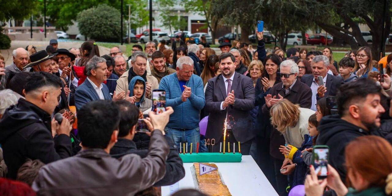 Laboulaye celebró sus 140 años con música, danza y una tableta de 18 metros