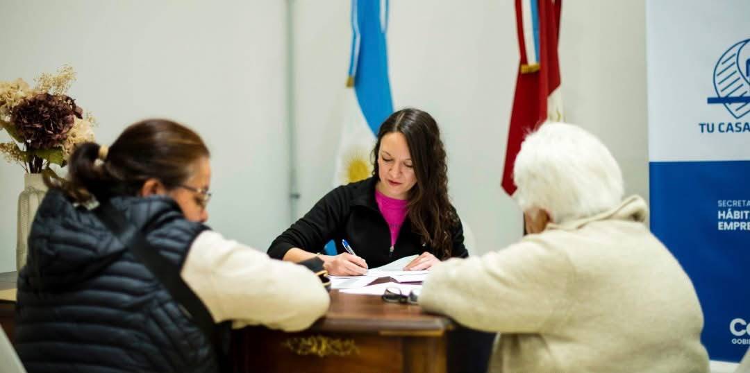 Vicuña Mackenna avanza con la regularización de viviendas del barrio Los Silos