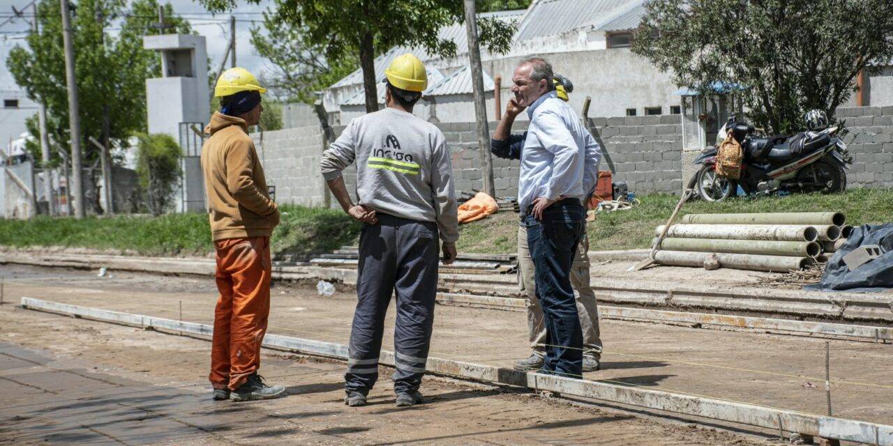 Río Cuarto: Comenzaron nuevos frentes de pavimentación en el sector sur de la ciudad