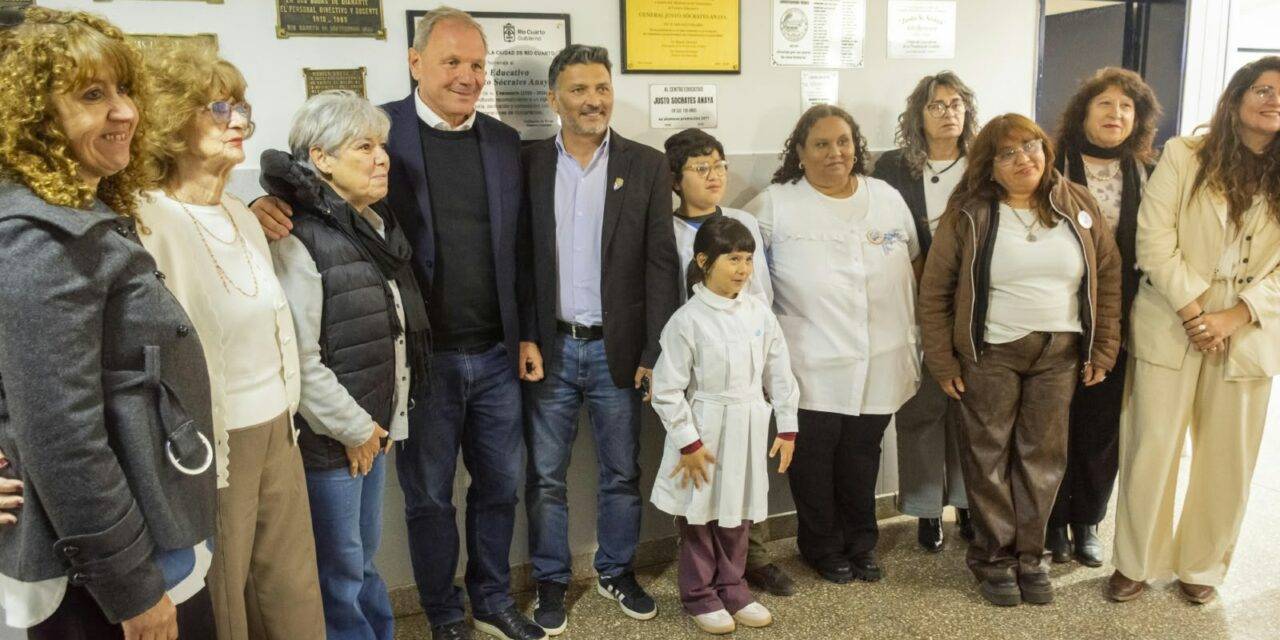 Río Cuarto: El intendente Guillermo de Rivas participó del acto por los 100 años de la escuela «General Justo Sócrates Anaya»