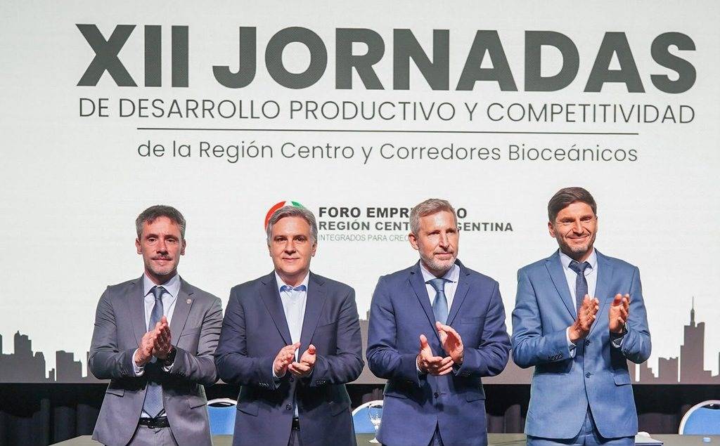 Llaryora volvió a reclamar un plan de infraestructura para potenciar el desarrollo del interior productivo