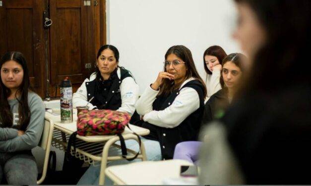 Vicuña Mackenna brindó capacitaciones en inteligencia artificial y marketing para estudiantes del C.E.N.M.A. N.º 285