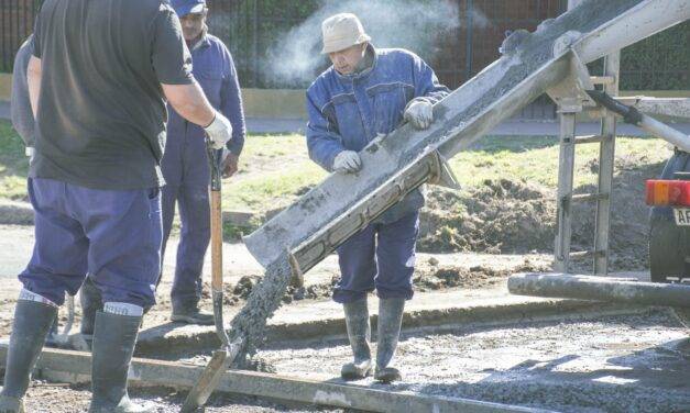 Avanzan los operativos de mantenimiento y arreglo de calles en distintos sectores de la ciudad