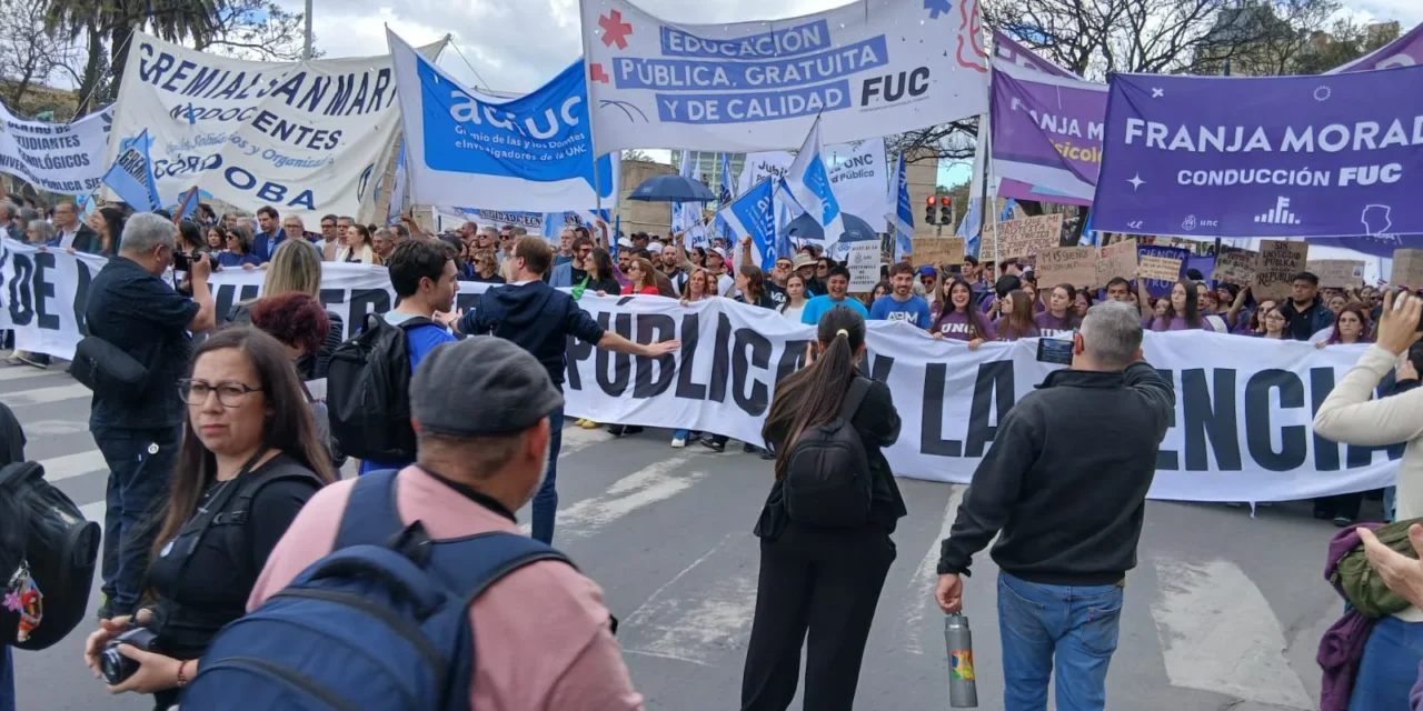 Con una masiva participación, la comunidad universitaria volvió a manifestarse en Córdoba