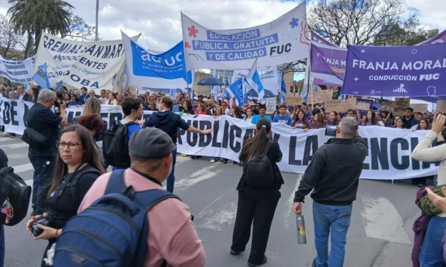 Con una masiva participación, la comunidad universitaria volvió a manifestarse en Córdoba